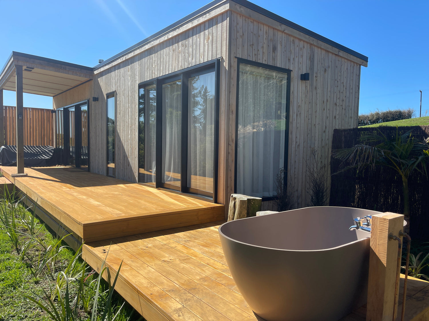 Justina Outdoor Stone Bath, Khaki colour. Stonebaths.